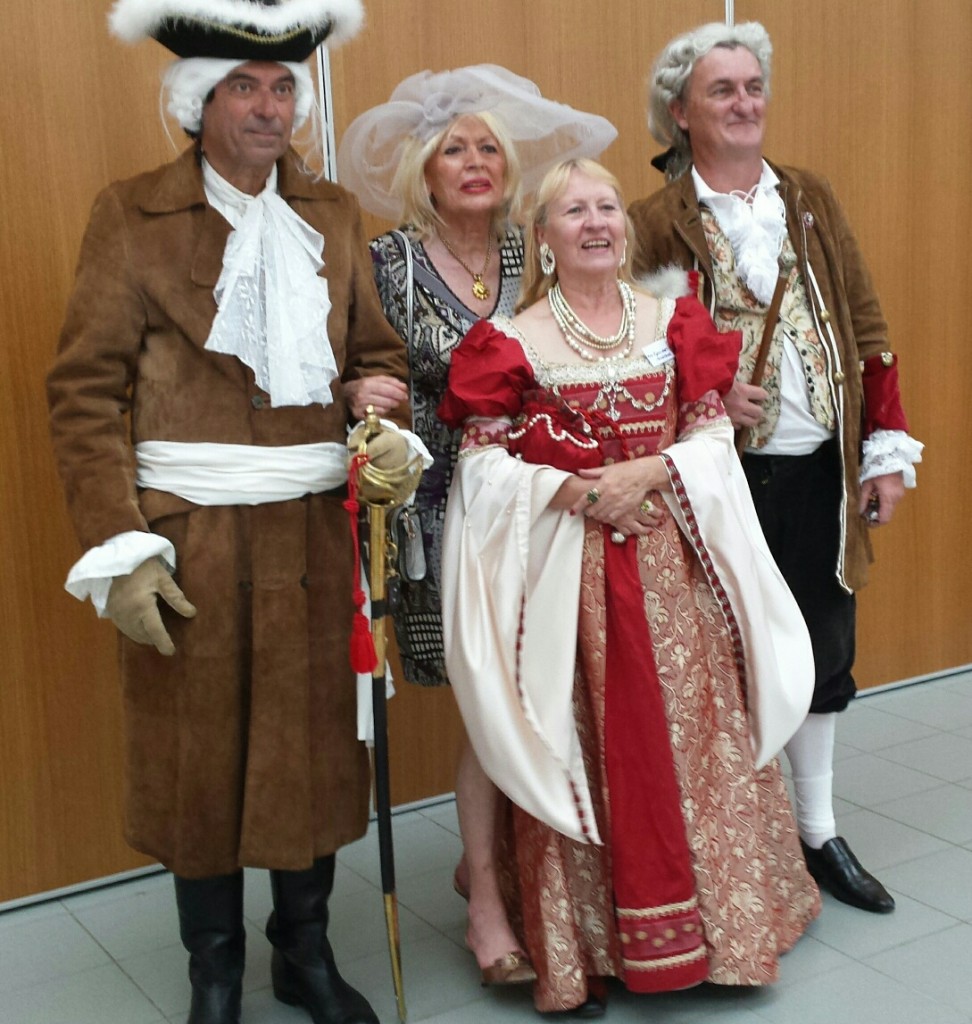 153028