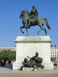 800px-Statue_of_Louis_XIV_in_Lyon_-_DSC05574